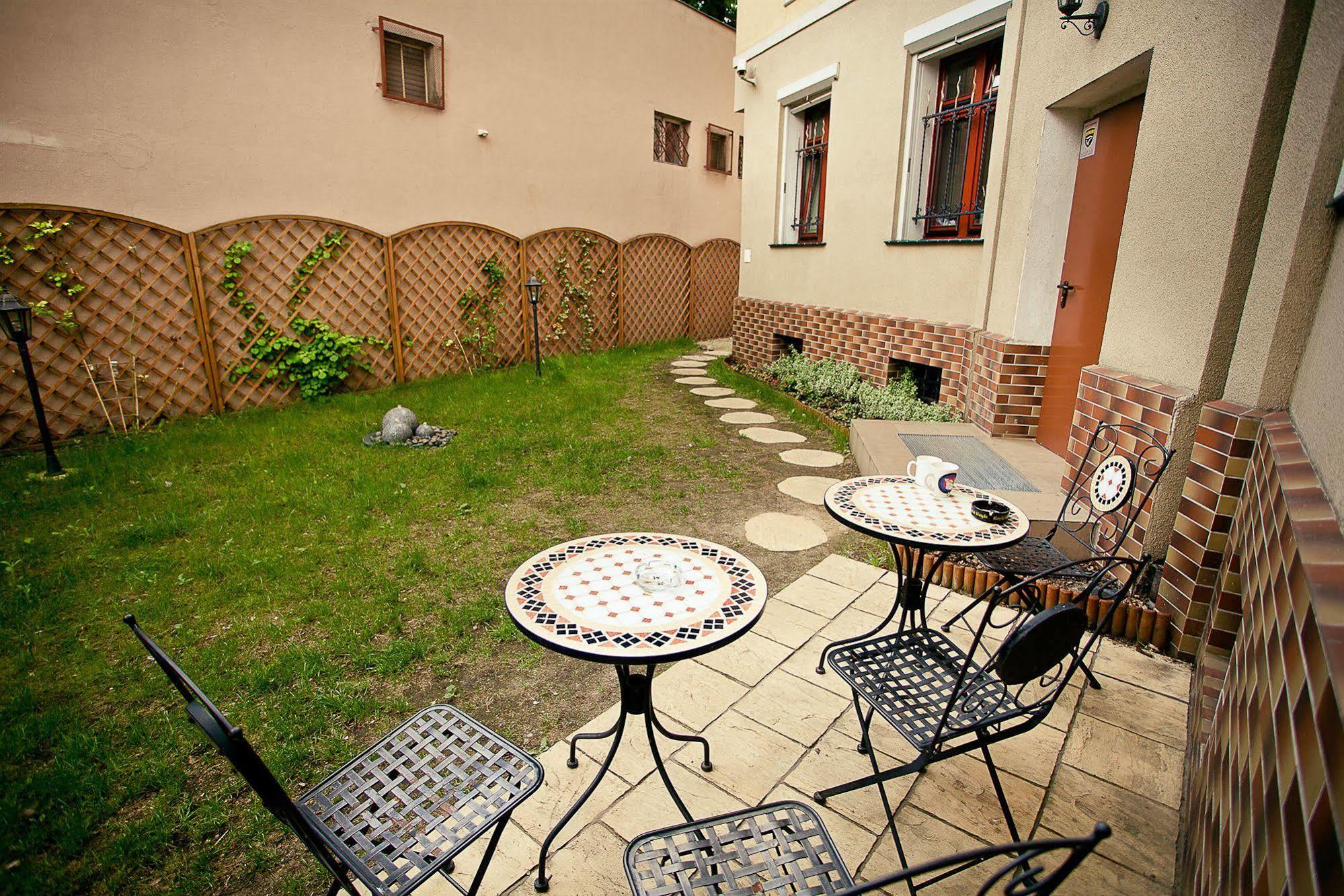 Great Polonia Dwarf Wroclaw Bed & Breakfast Exterior photo